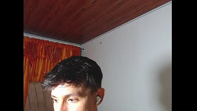 rowanbig live sex cam