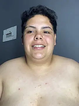 Hailey_Curvy webcam