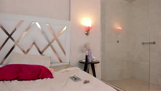 Sky_Collins_ webcam