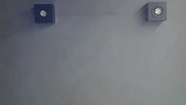 SkinnyKitten live cam on StripChat