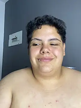 Hailey_Curvy webcam