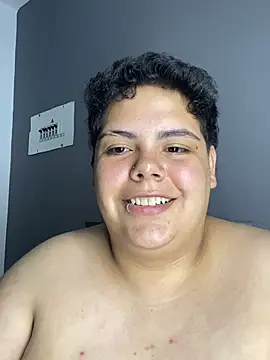 Hailey_Curvy webcam