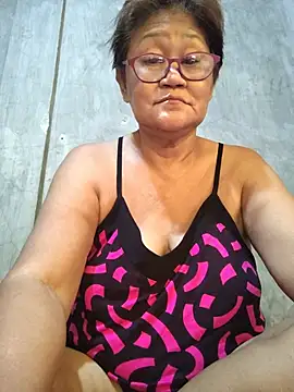 Sunflower1956 live cam on StripChat