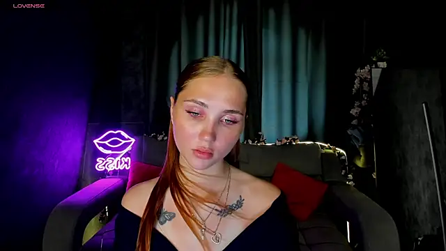 Princess__Lily live cam on StripChat
