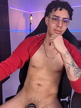 bigryann23 live cam on StripChat