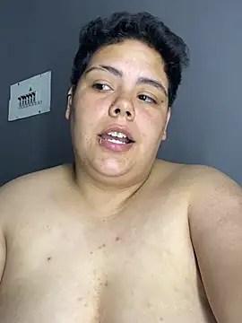 Hailey_Curvy webcam
