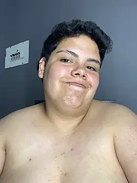Hailey_Curvy webcam