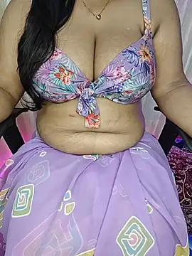 Curvy_Pooja