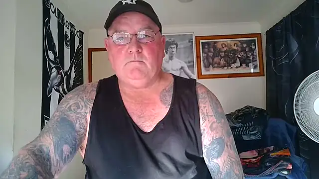 KINKYBLUEYES69 webcam