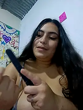 xandra252 live cam on StripChat