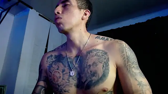 Adam_Hudsond webcam