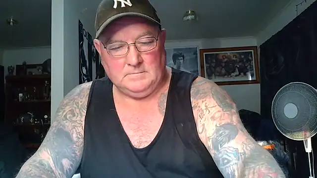 KINKYBLUEYES69 webcam