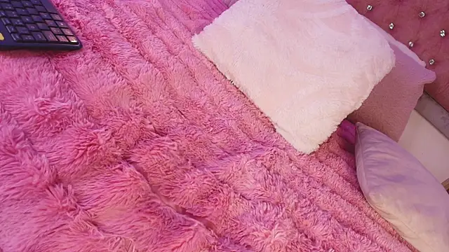 MylaDreams webcam