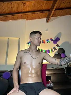 Aaronsexroom webcam