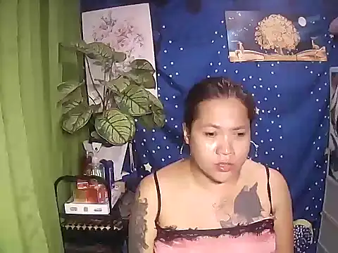 TabooSHOWgirl18 webcam
