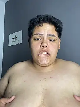 Hailey_Curvy webcam