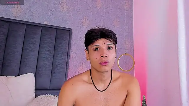 Alejandroo_Montenegro webcam