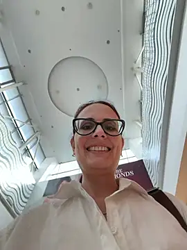 natakitten (F milf) - Stretch pussy:4fingers in, public, LT🎁
