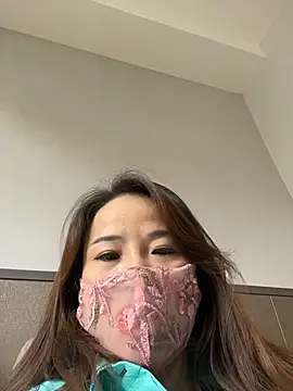 kiss_loo live cam on StripChat