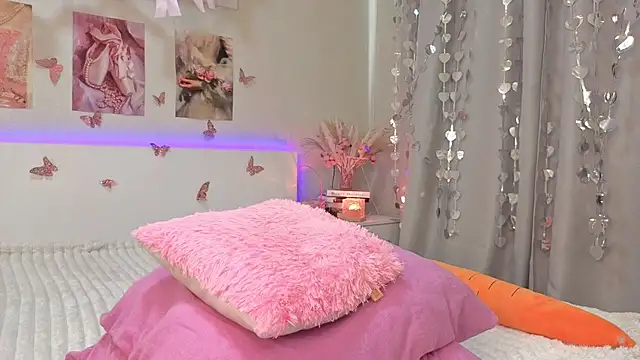 Milly_Lane webcam