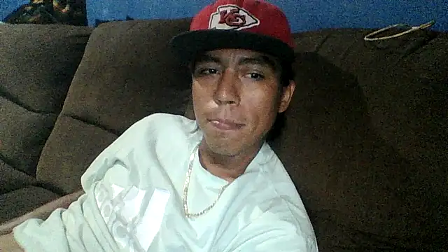 AlexAlejandro13 live cam on StripChat