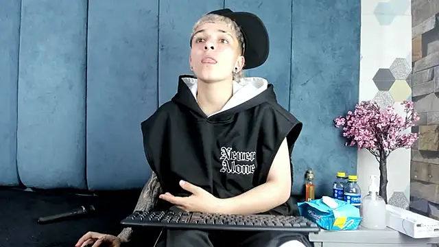 Megan_Thompson_ webcam