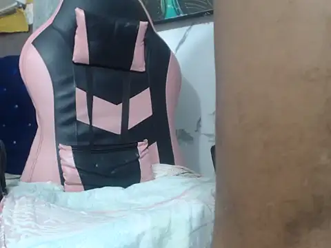 Estebanbigcock23 webcam