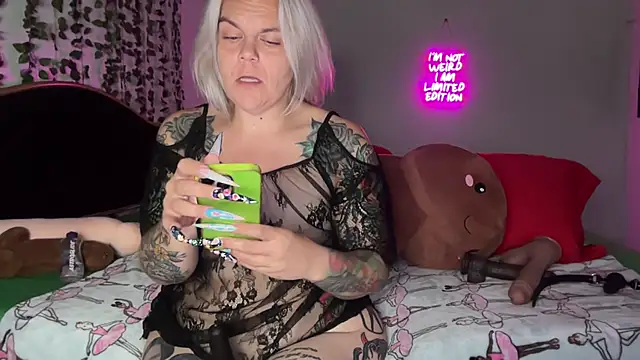 CherryBombBomb webcam