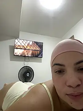 Layla_kaderr webcam