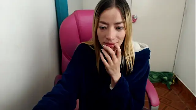zoe_jones13 webcam
