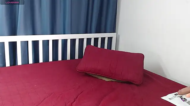 Busty-Thaiger webcam