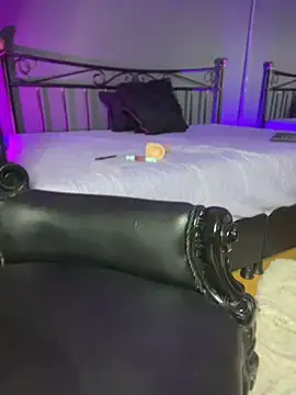 HoneyDemoni webcam