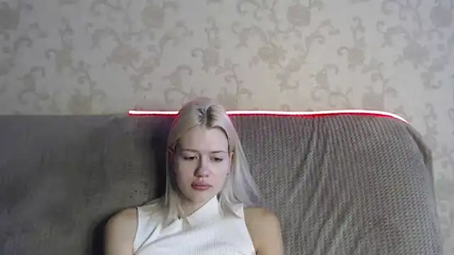 BlondyLedy webcam
