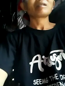 Nguyen_Emaa webcam