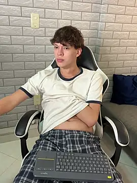 Nicola_hard webcam