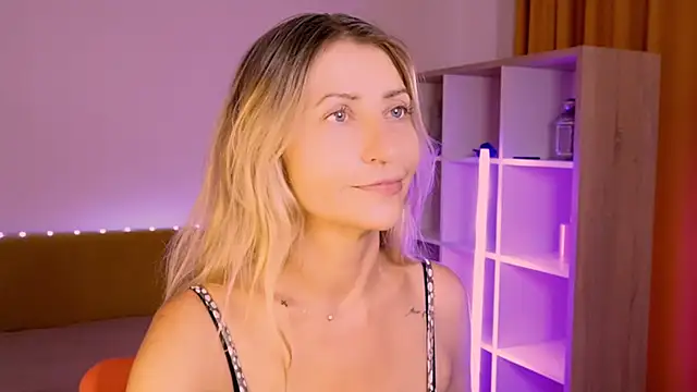 ZoeGrant webcam