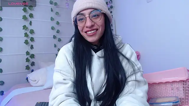 Lucyjoi webcam