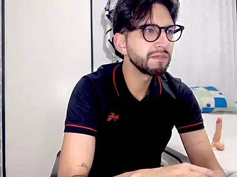 thomass1018 webcam