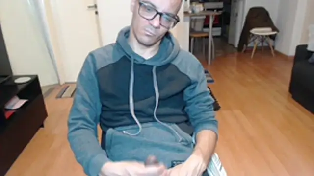 guachin_hunk live cam on StripChat