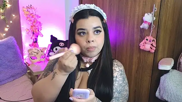 MiahJoness webcam