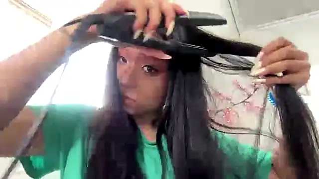 SweetMiaXO webcam