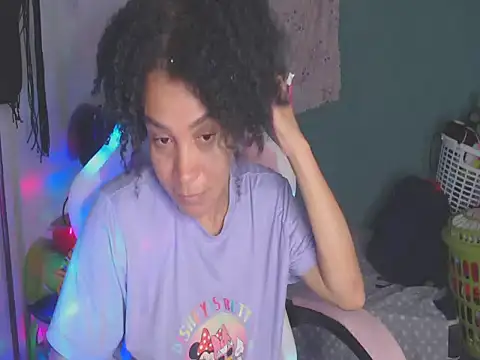 shayna_cute live cam on StripChat