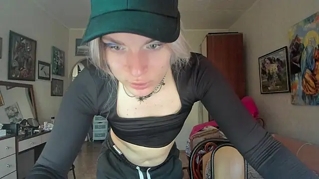 milliKira006 webcam