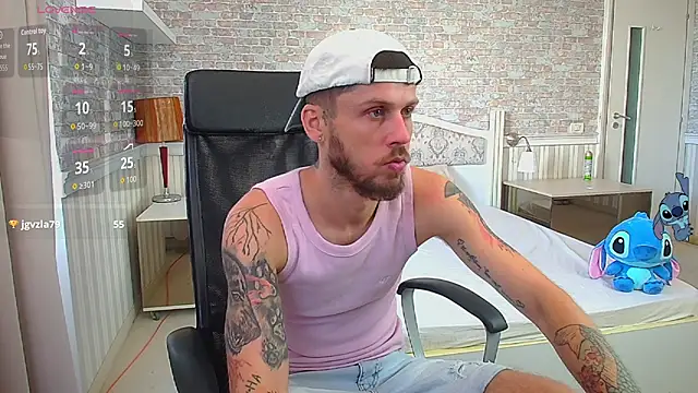 JonahShaw live cam on StripChat