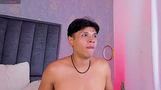 Alejandroo_Montenegro live cam on StripChat