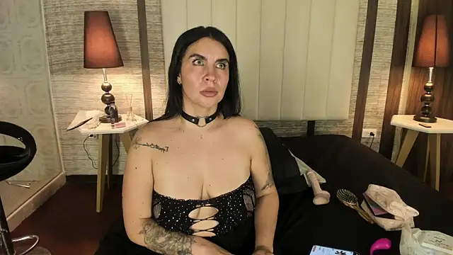 Hannah_Cross webcam