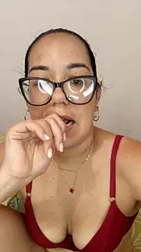 MilfTentasion live cam on StripChat