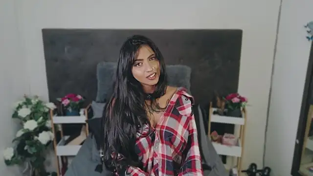 Delilah_Blazee webcam