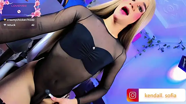 Sophiaa_doll_ webcam