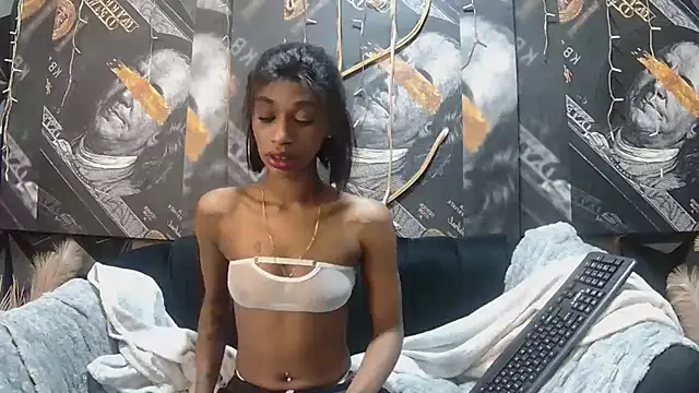 Lilmisbaddyxxx webcam